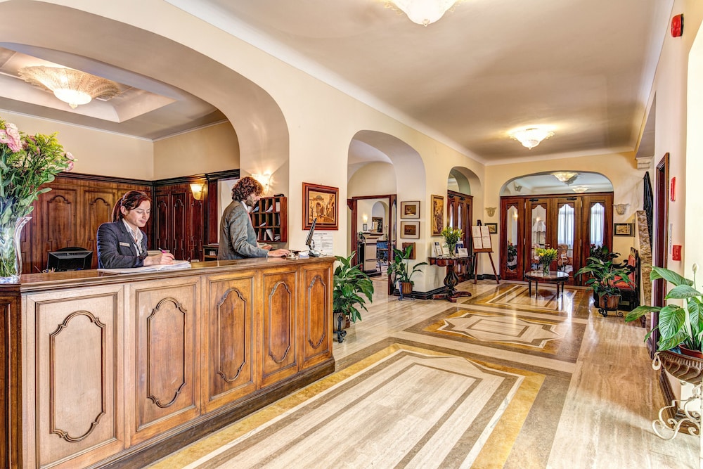 GRAND HOTEL HERMITAGE 3/50