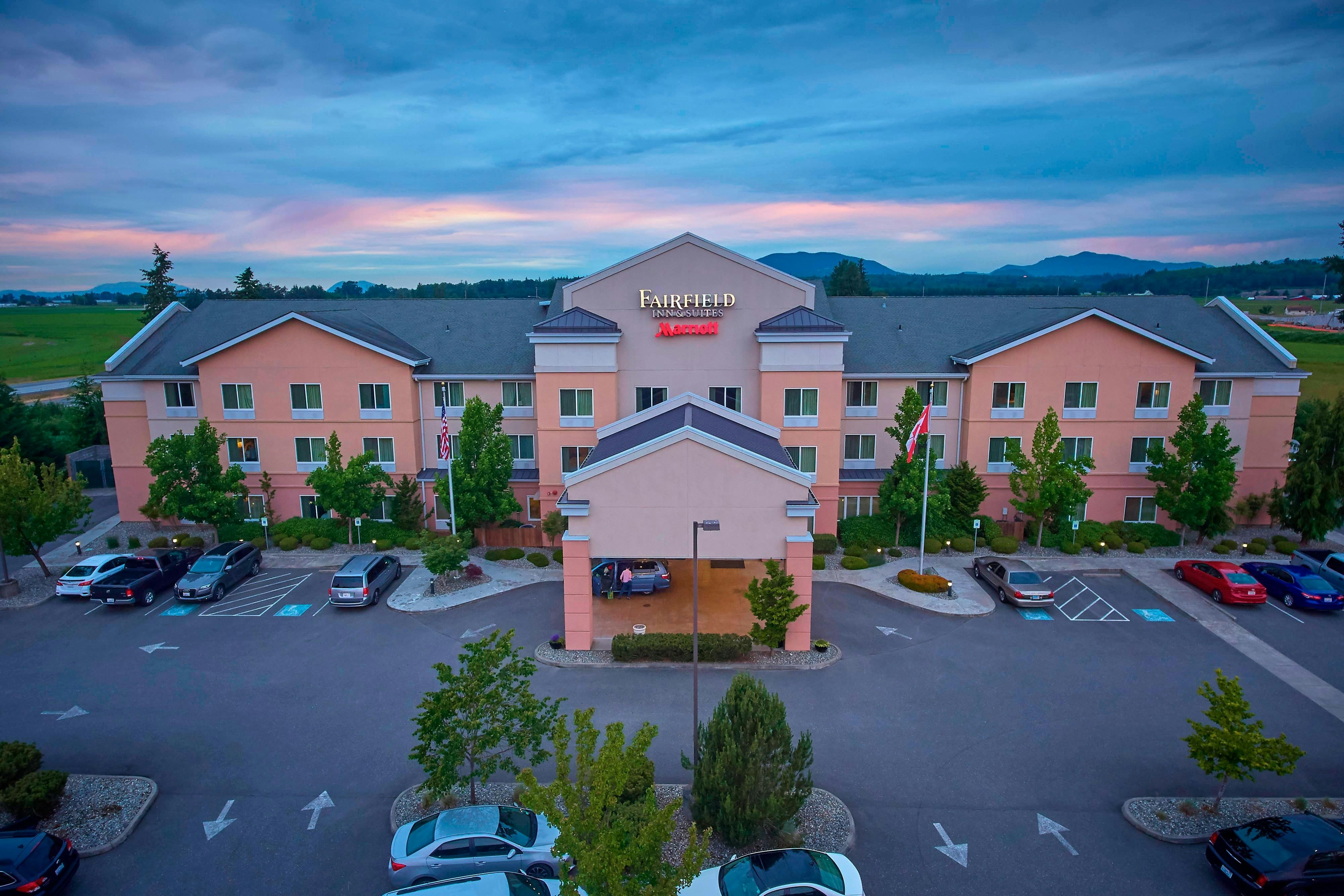 Fairfield Inn Suites By Marriott Burlington 32/32