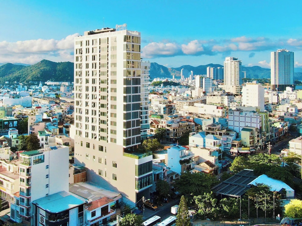 Em Oi Hotel 3/49