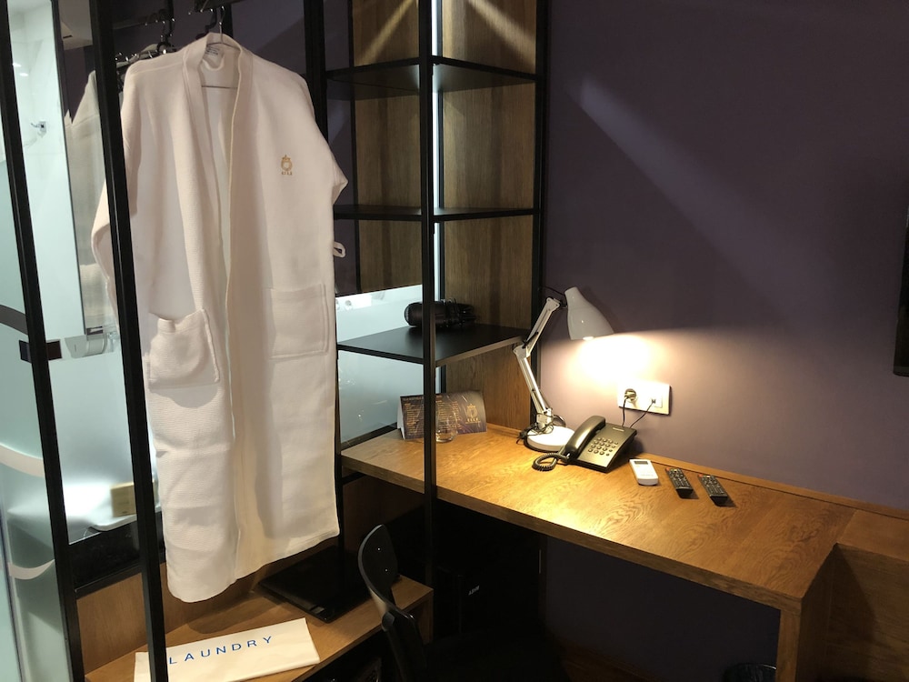 Elle Boutique Hotel 67/69
