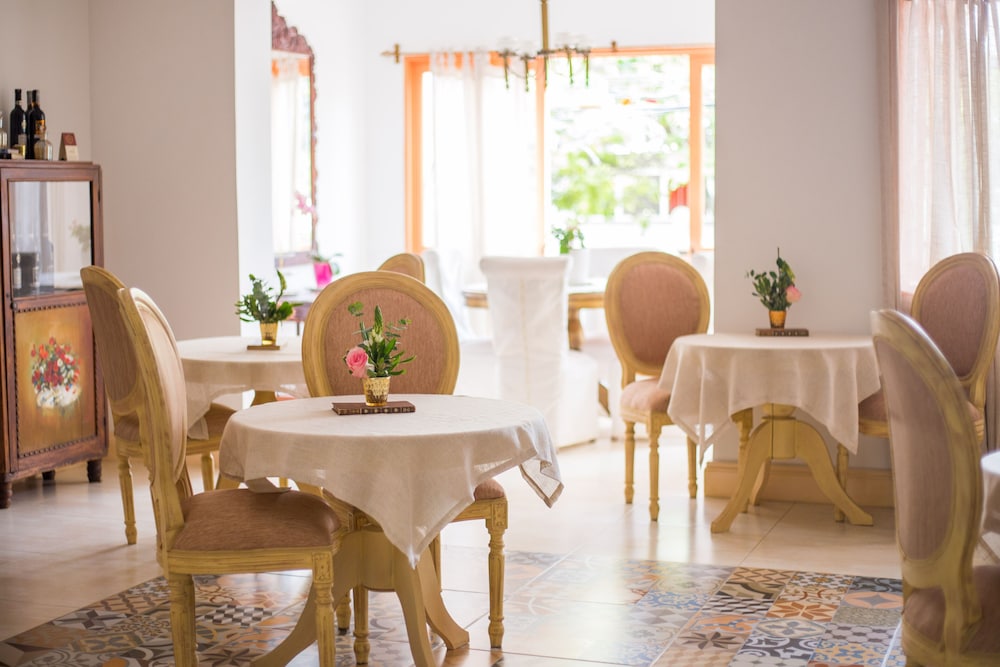 LECLERC HOTEL BOUTIQUE 63/70