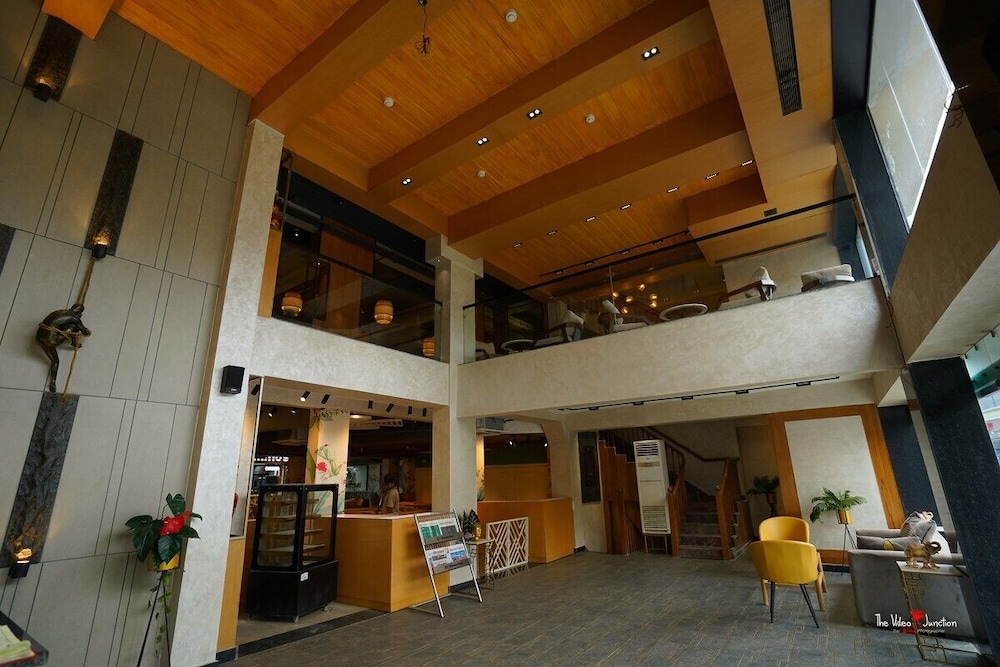 Nirulas Hotel 11/50