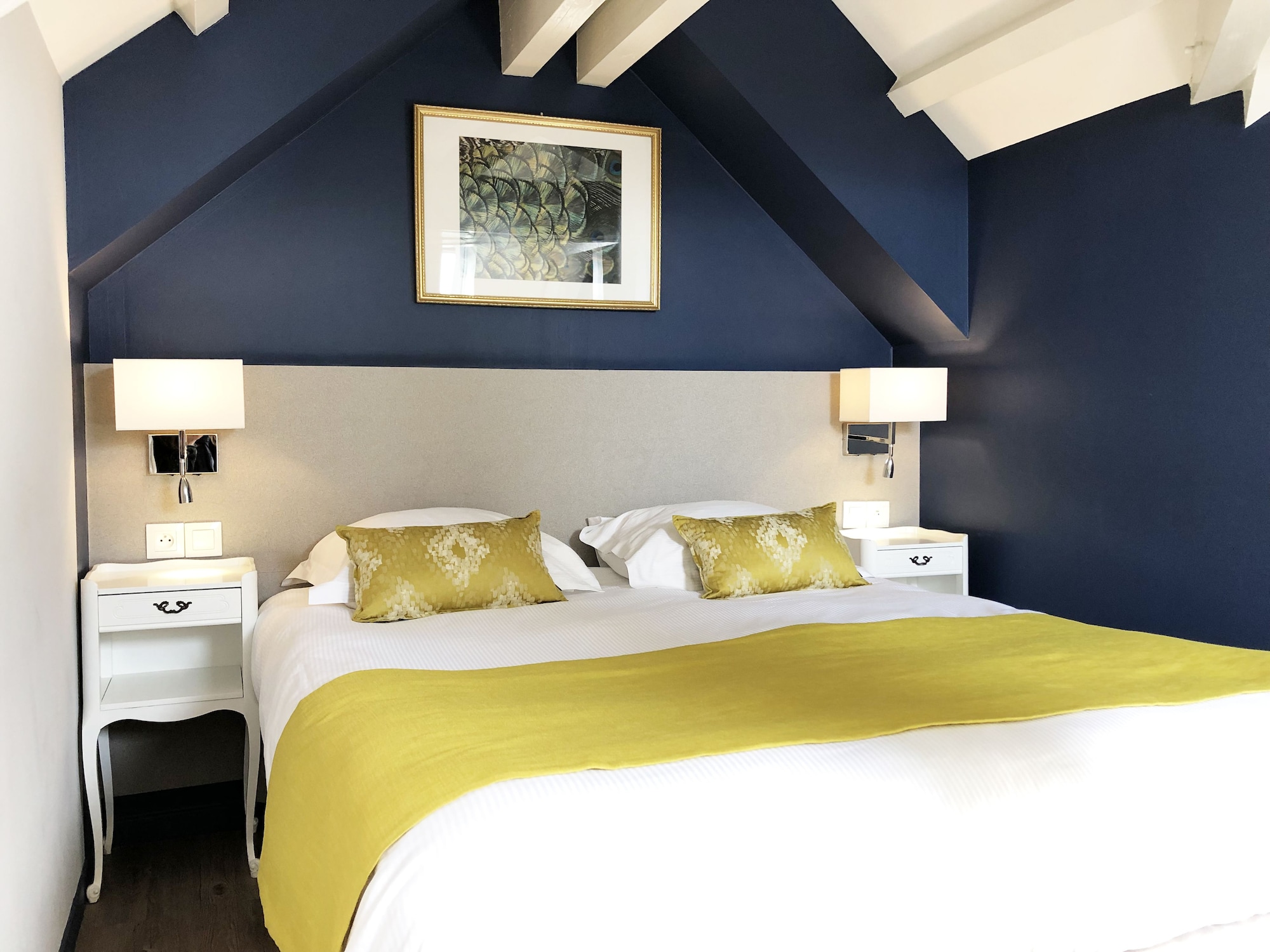 Mezzanine, Suite, 1 Double and 1 Single Bed