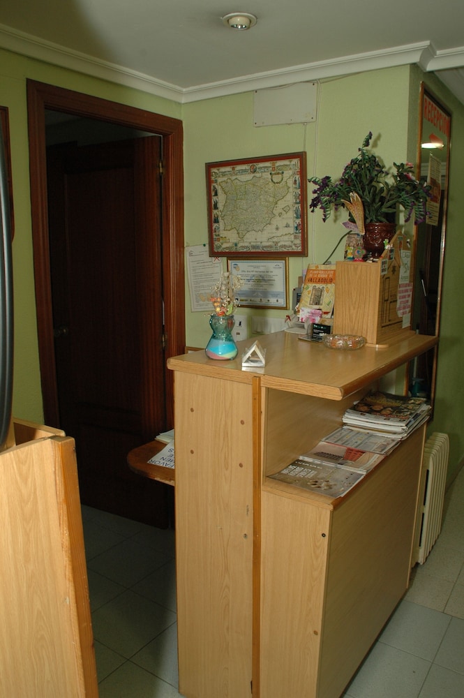 Hostal Ramón Y Cajal 12/50