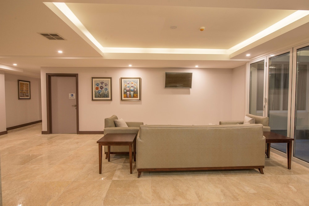 MEGABOOM CITY HOTEL 4/54