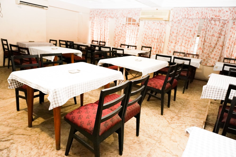 Hotel Keerthi 26/29
