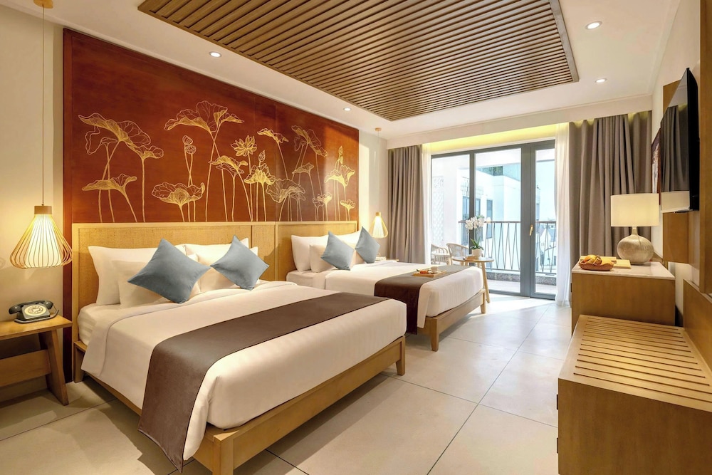 Oasis, Family, 2 Queen Beds
