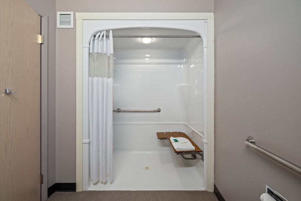 HOME INN EXPRESS MEDICINE HAT 70/72