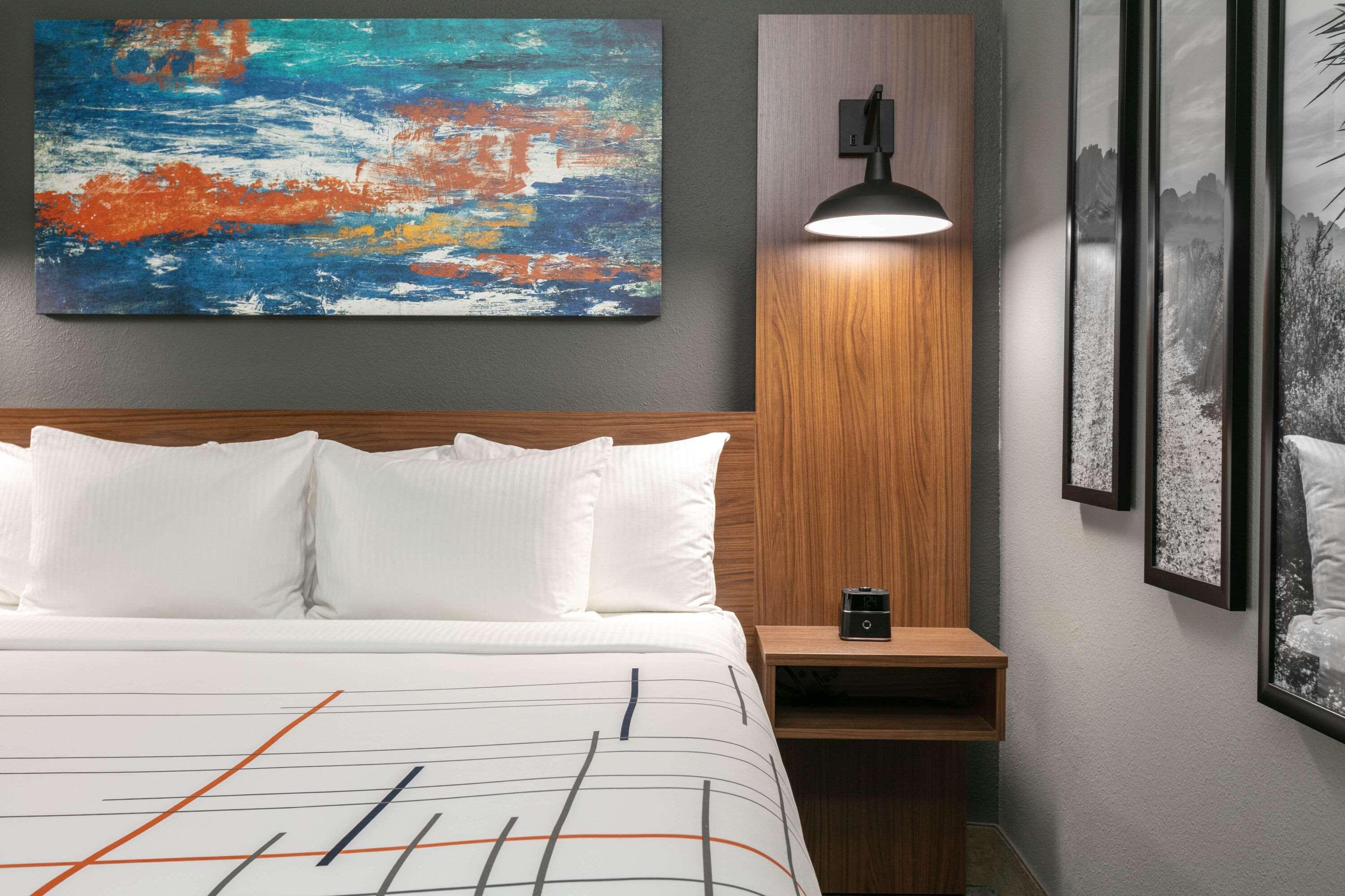 غرفة بسرير مزدوج، La Quinta Inn Suites Jacksonville 3/4