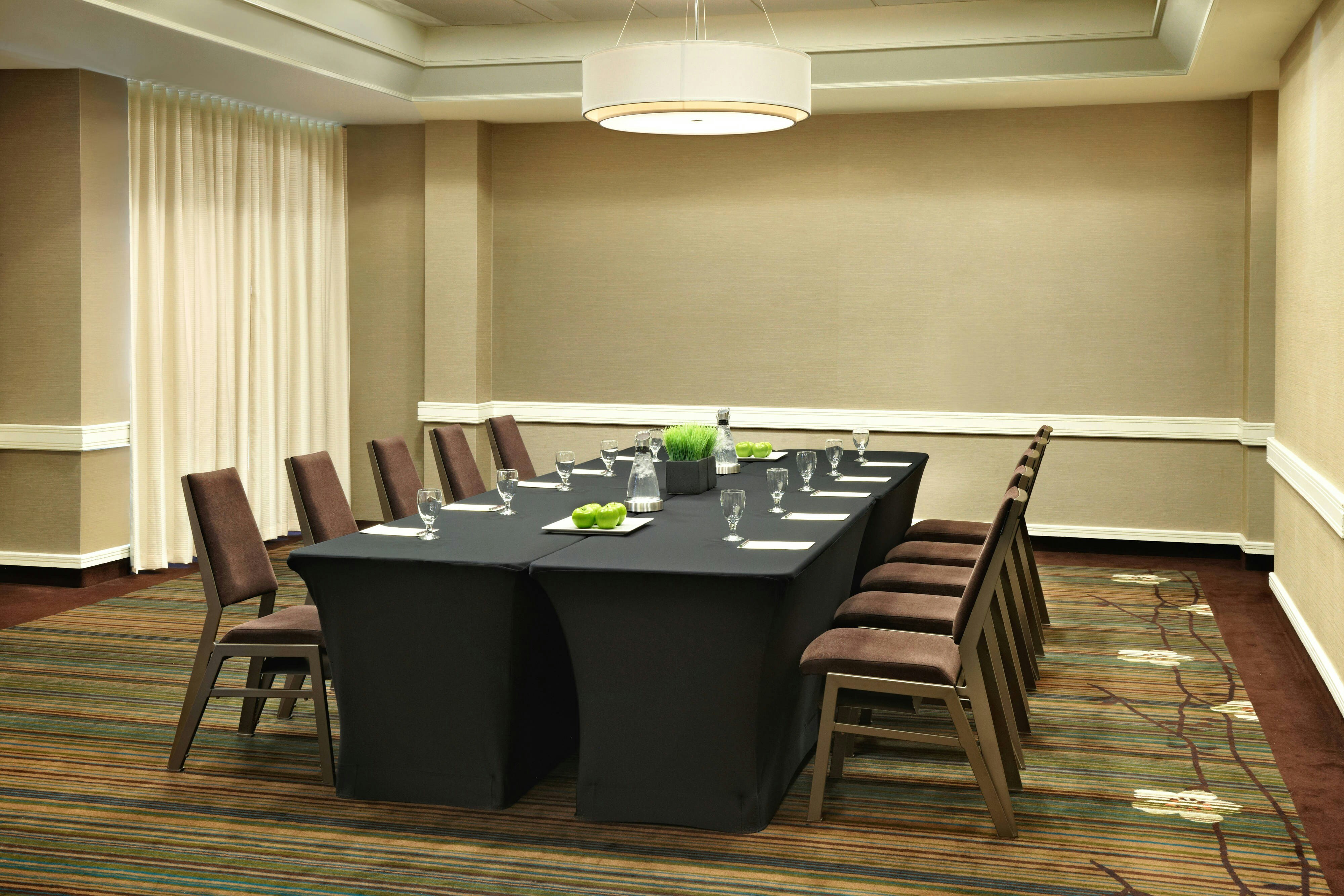 Sheraton Cavalier Calgary Hotel 17/21