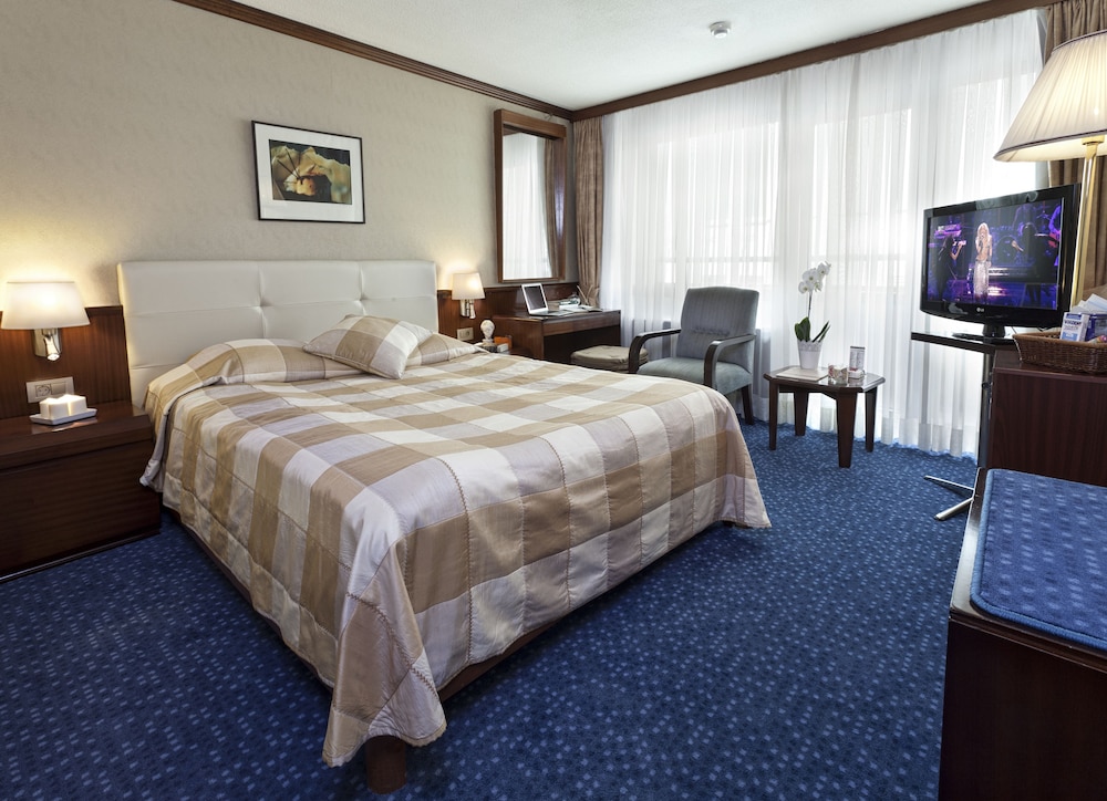 Best Hotel 12/54