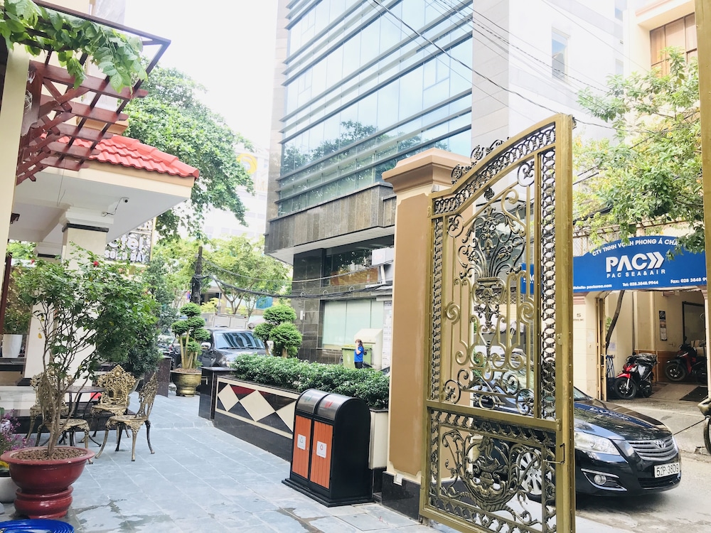 Airstar Hotel & Apartment 43/50