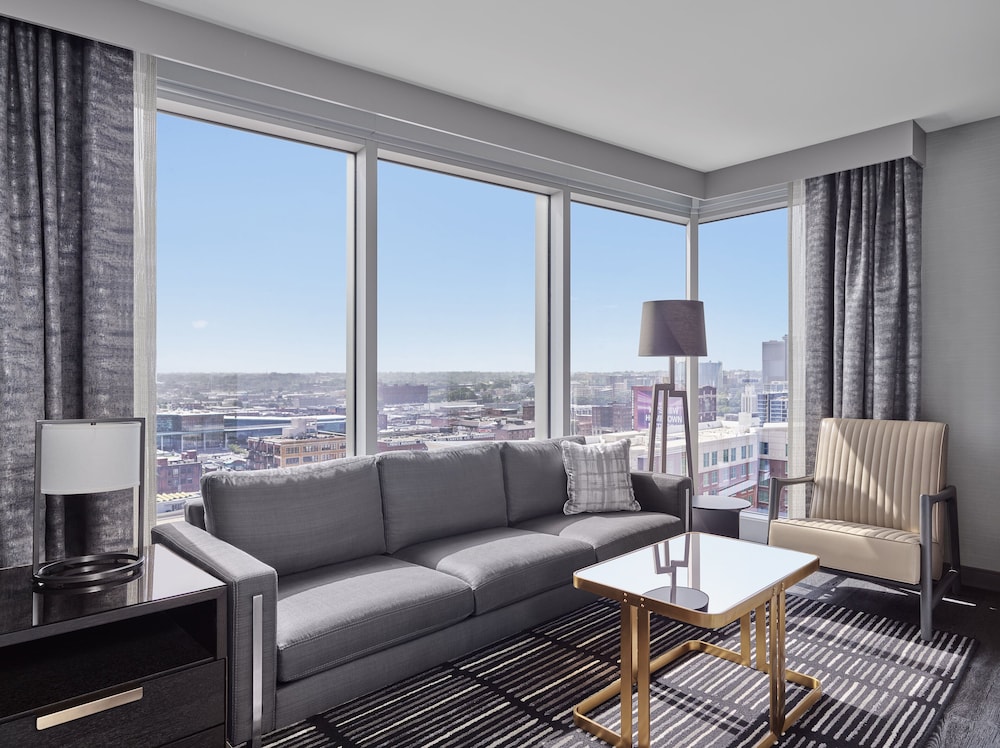 Loews Kansas City Hotel 45/78