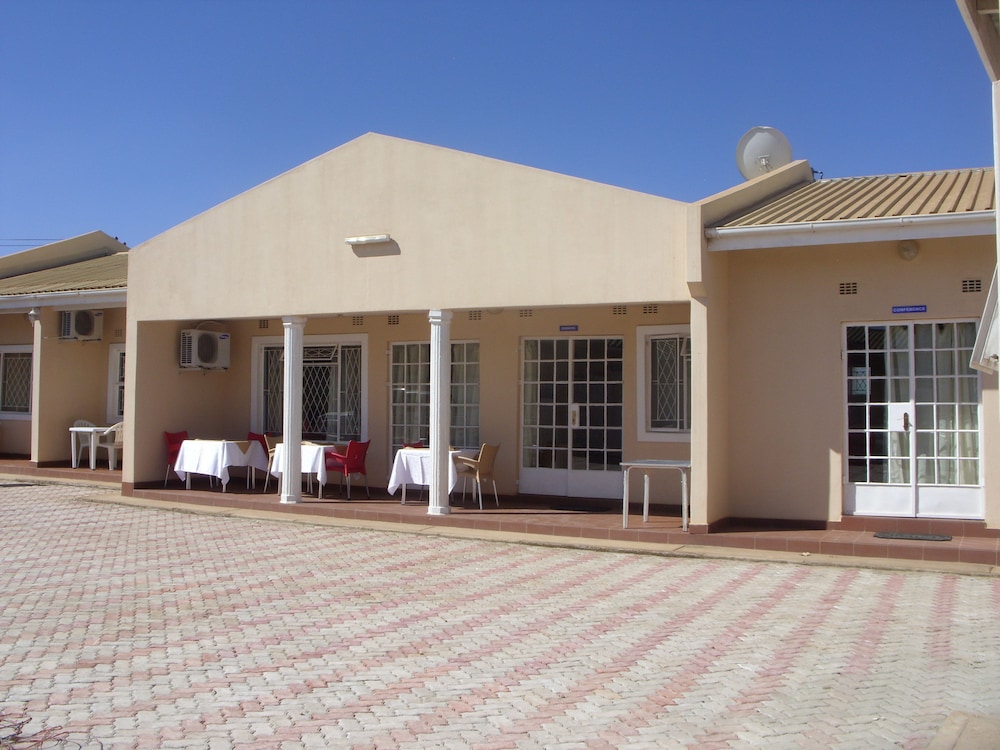 Lusaka Mosi-O-Tunya Executive Lodge 1/19