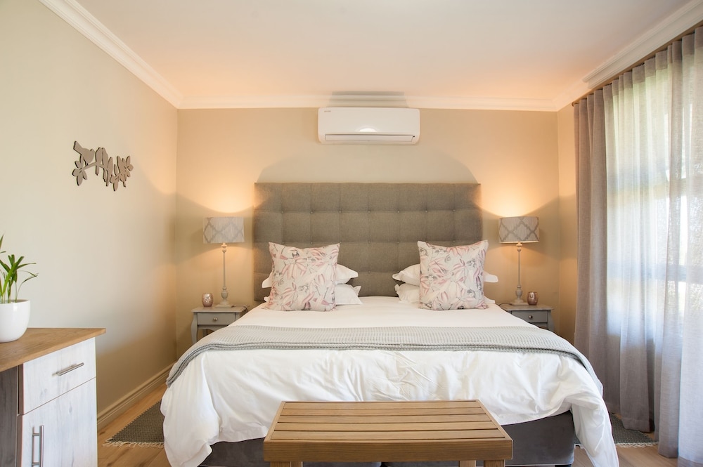Four Palms Accommodation 23/64