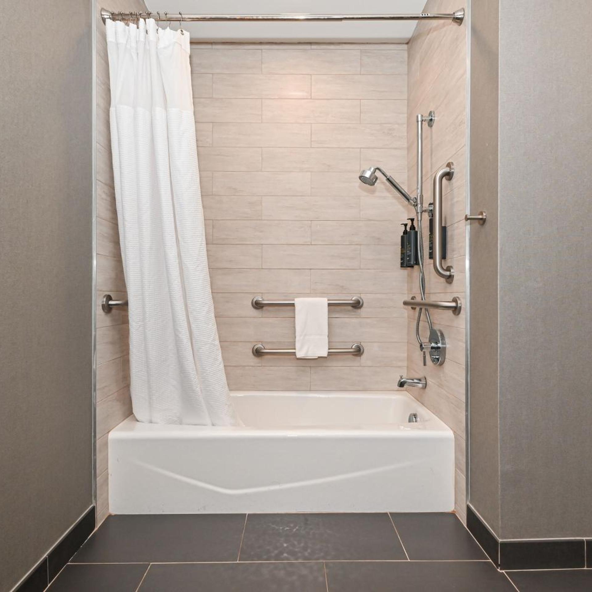 Aloft, Guest Room, King Bed، Aloft Charlotte City Center 7/10