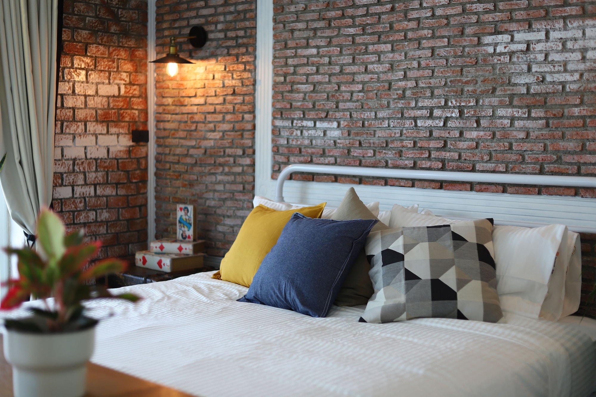 DELUXE, KING BED, BALCONY