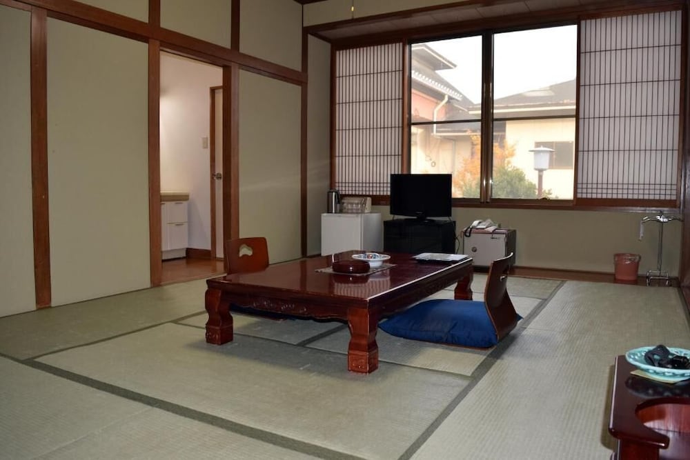AKITA ONSEN SATOMI 20/33