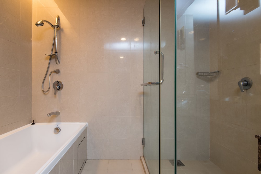 W Studio Resort Suites At Pyramid Tower 33/37