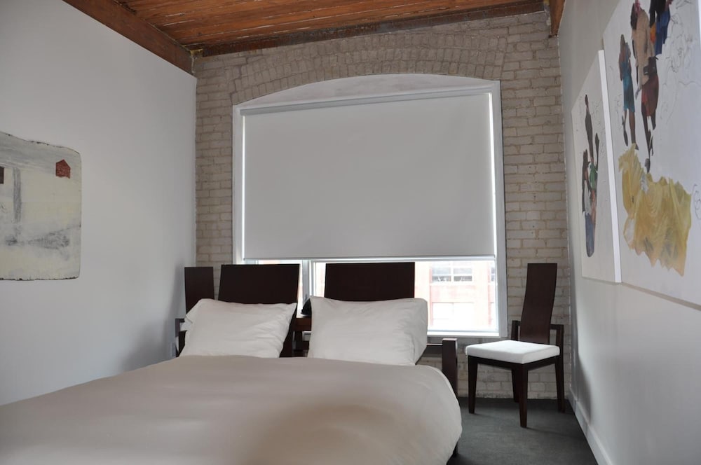 Hotel Ocho 49/54