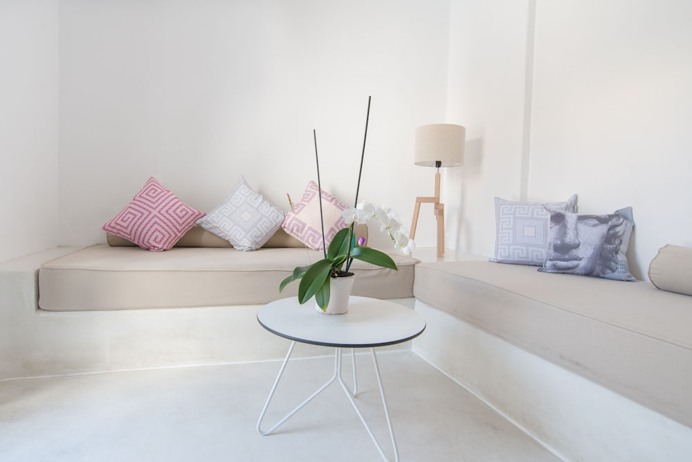 Lagadi Suites 42/67