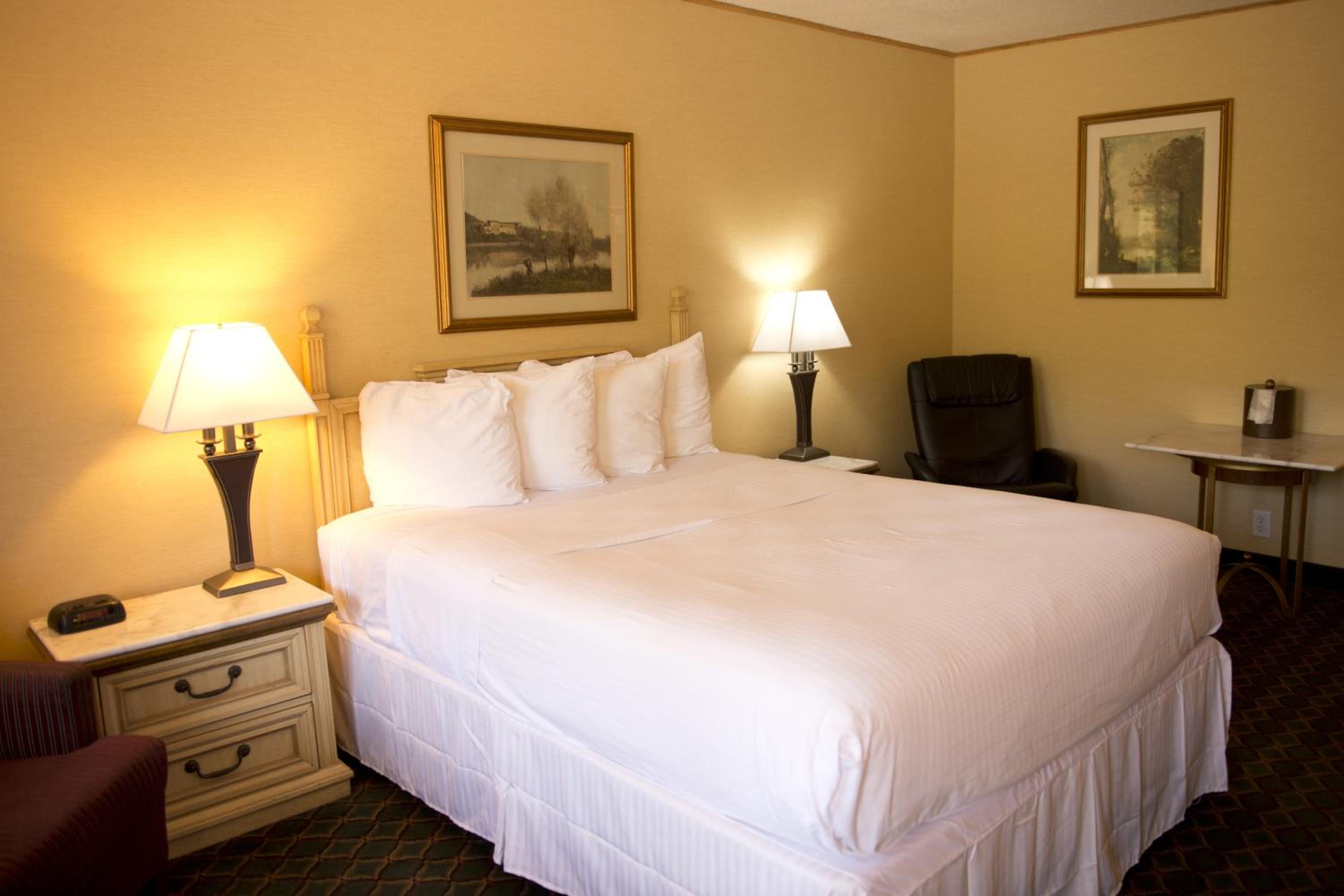 Deluxe, Single