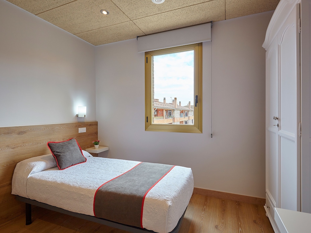 Hostal Nobadis by Vivere Stays 3/16