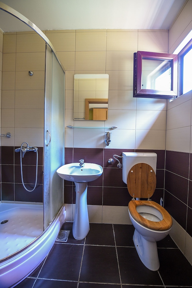 San Art Floating Hostel&Apartments 27/28