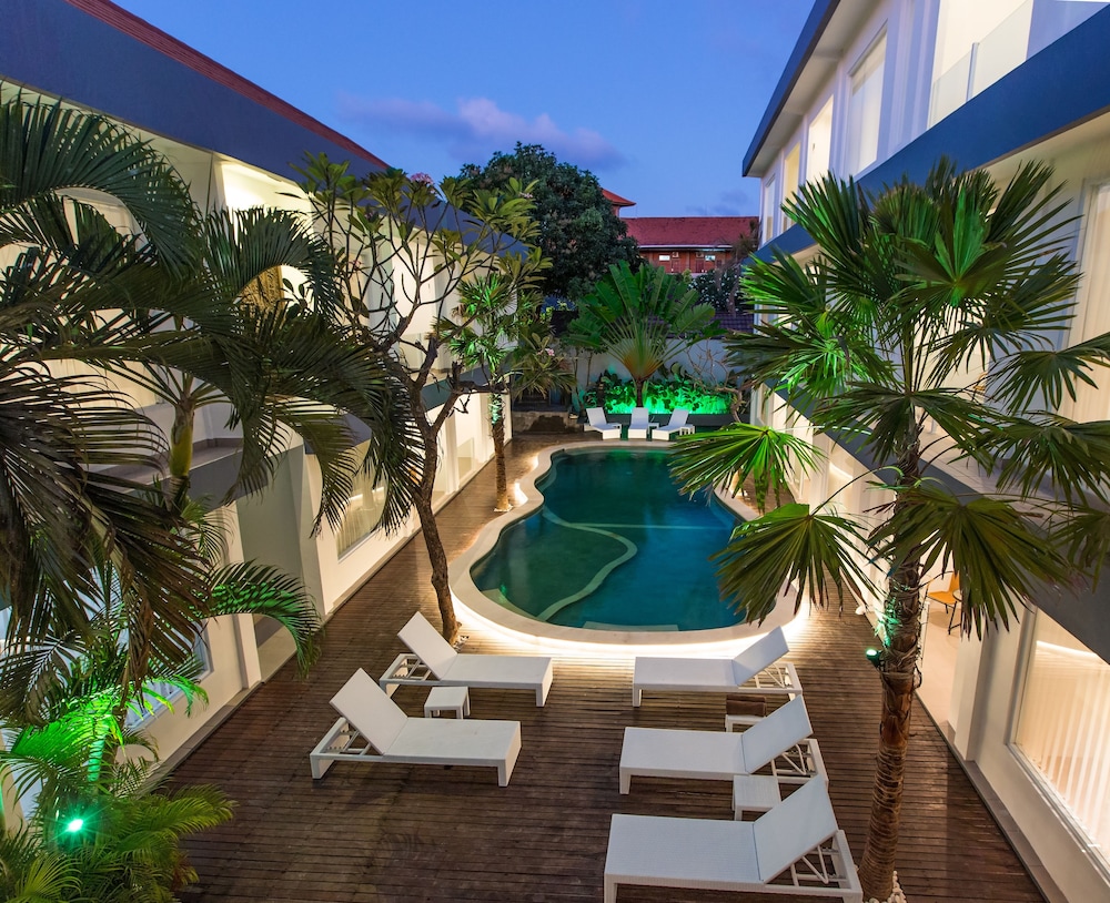 Coast Boutique Apartments 46/53