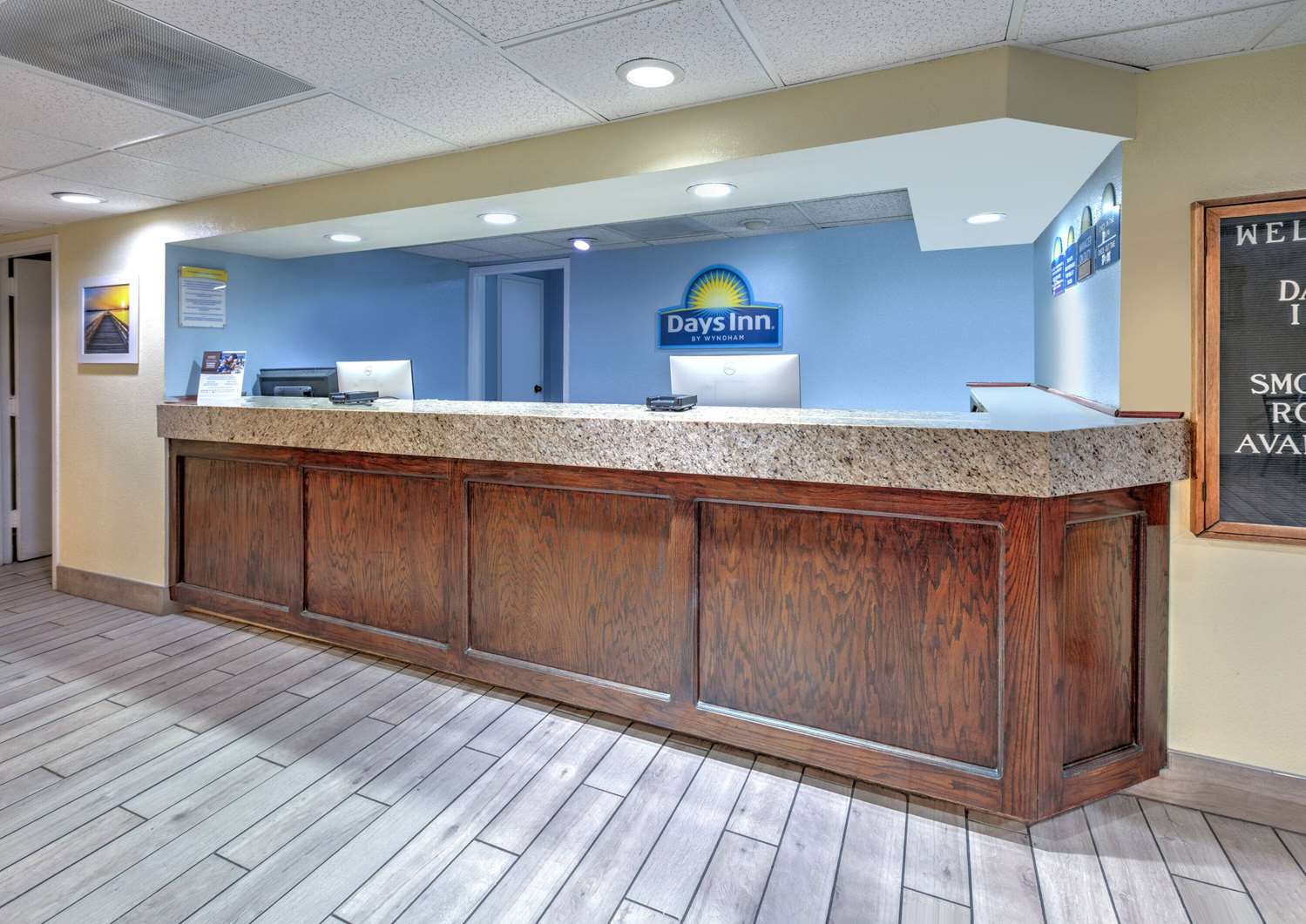 Days Inn by Wyndham Greenville MS 16/44