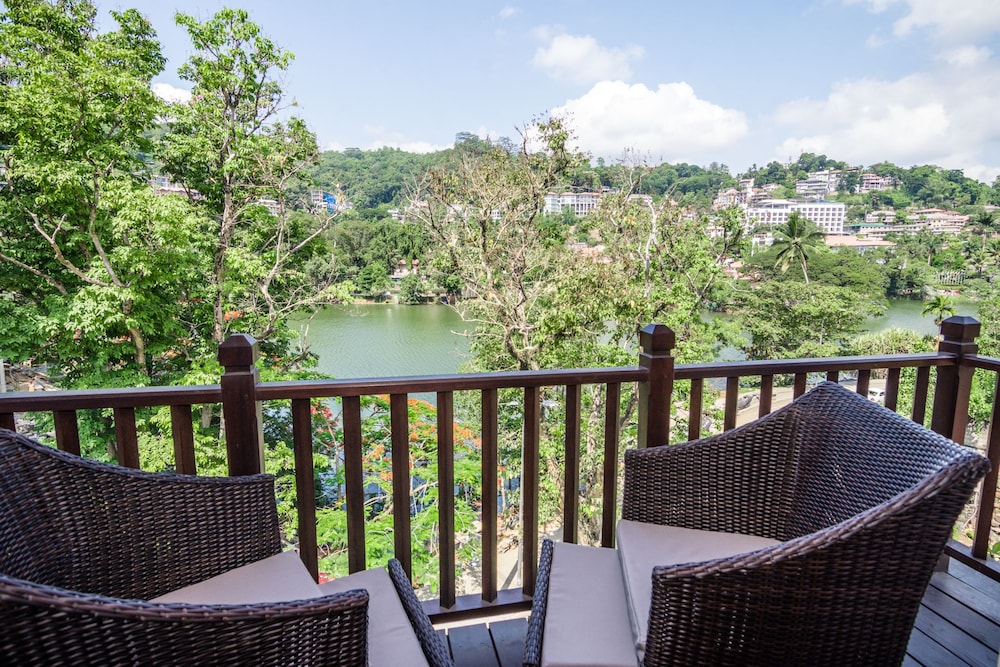 Viyana Boutique Hotel 61/70