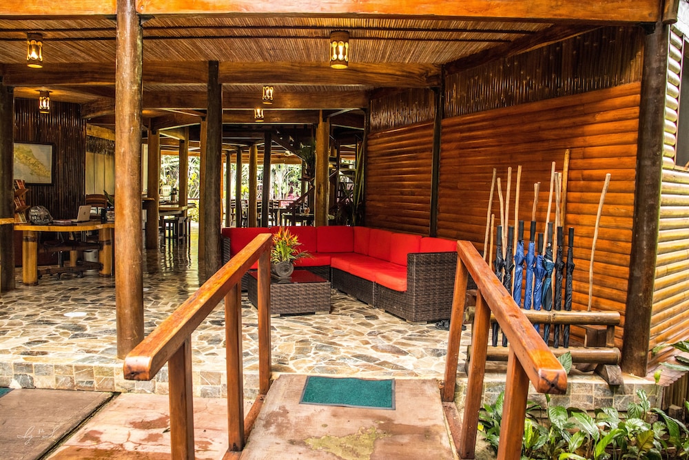 Macaw Lodge 36/64