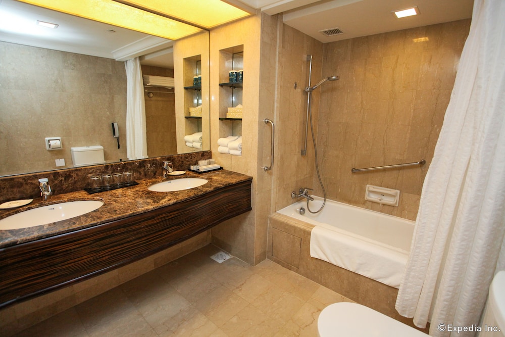 York Hotel Singapore 49/50