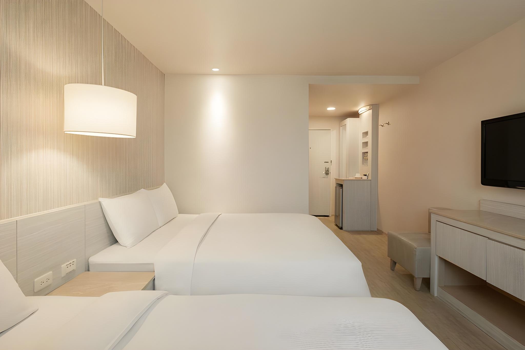 Room, Quadruple