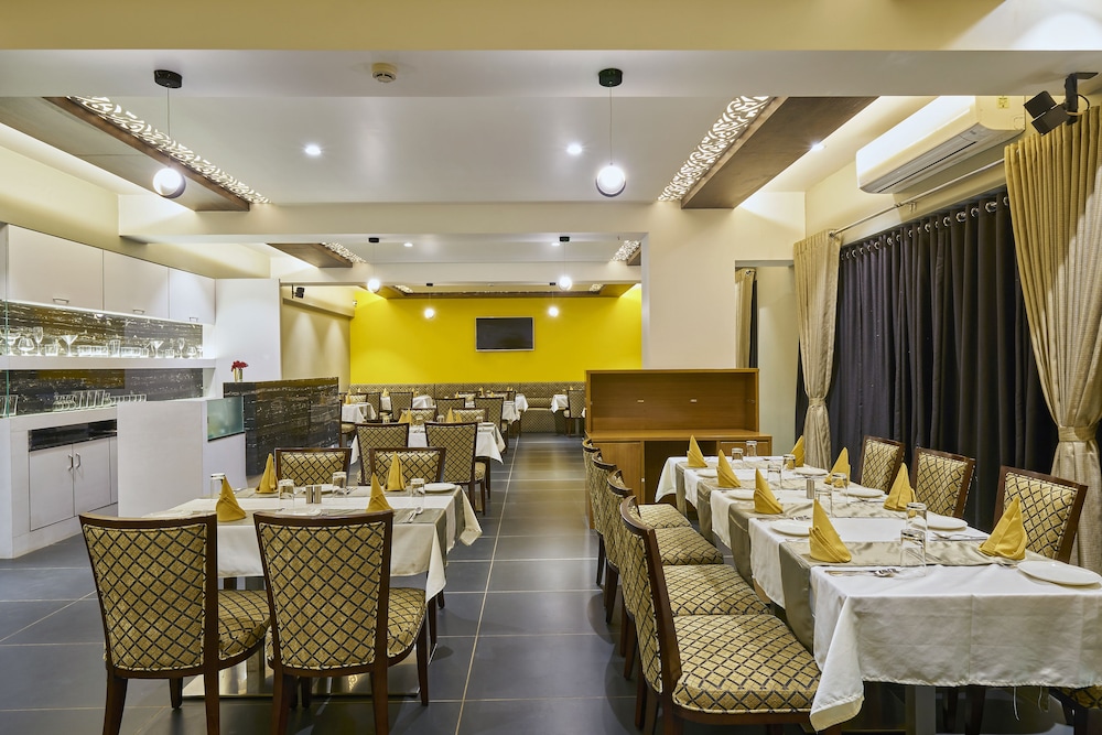Hotel 3 Leaves Kolhapur 27/30