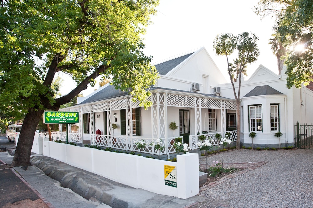Oakdene Guest House 3/42