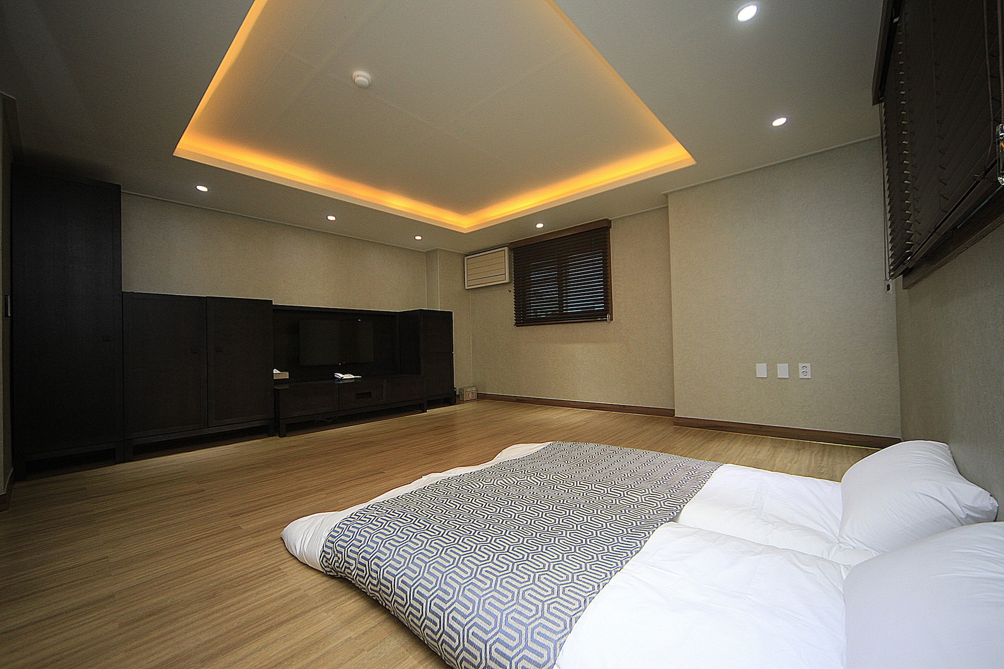 Ondol, Standard, 2 Futon Beds, City View