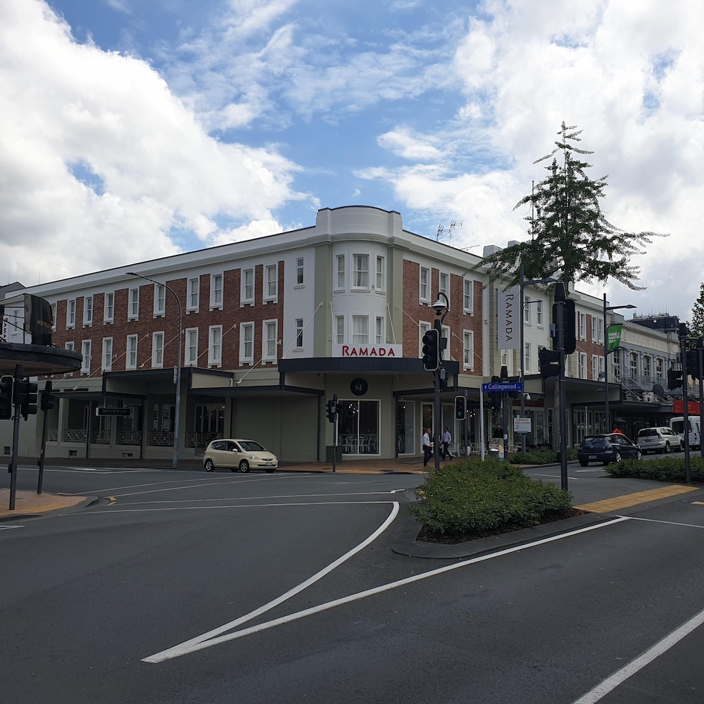 Ramada by Wyndham Hamilton City Center 43/50