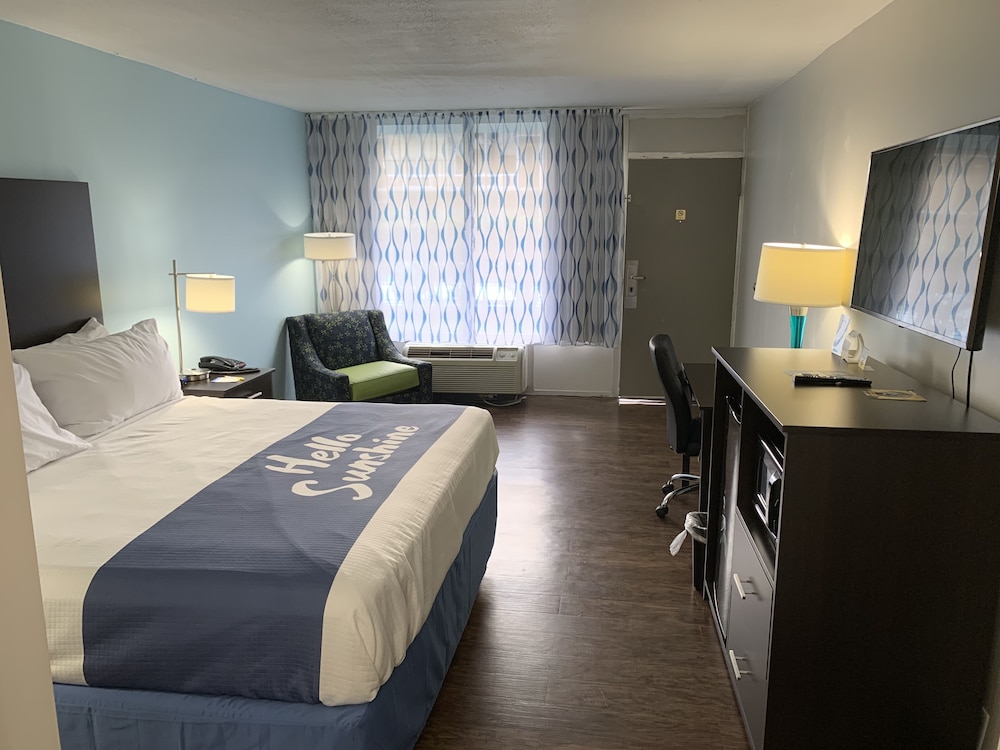 Days Inn by Wyndham Goldsboro 5/53