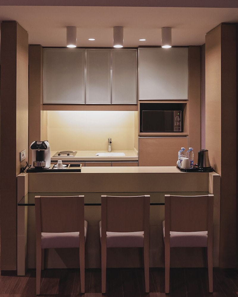 Saifi Suites 60/71