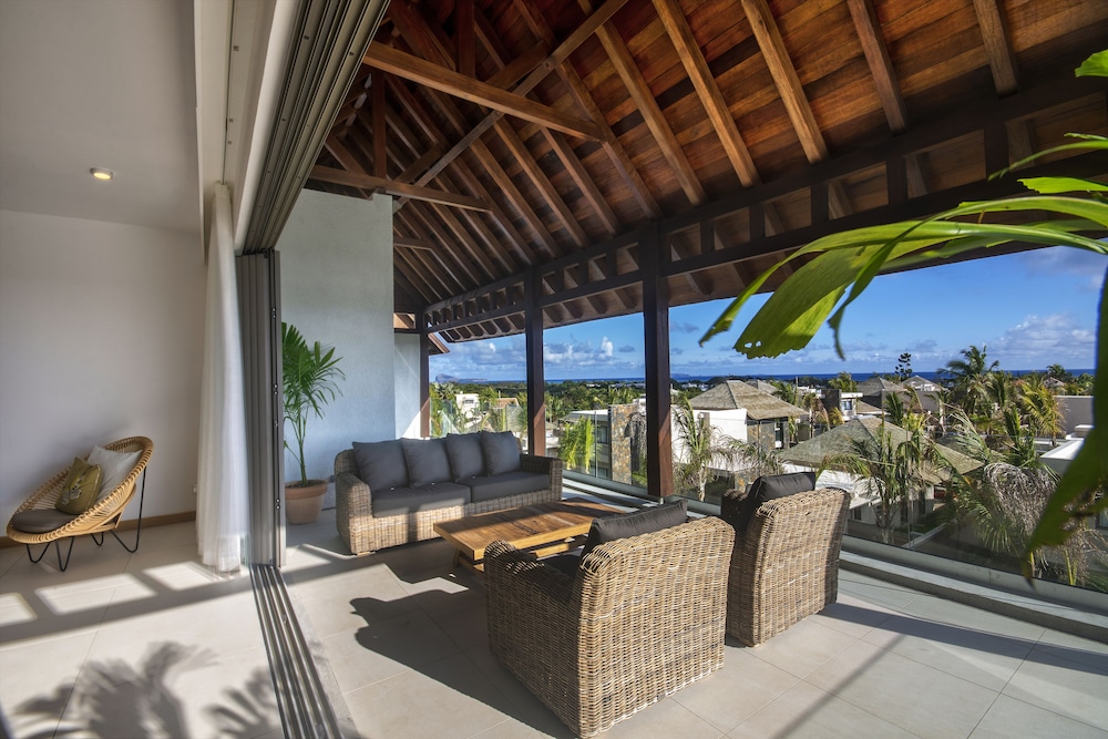 Mythic Suites & Villas by MJ Holidays 38/64