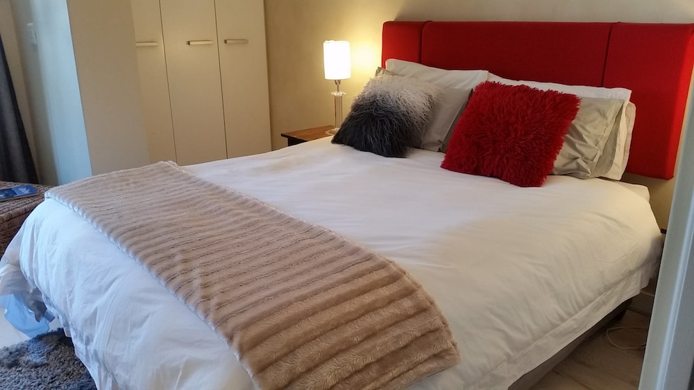 Cape Town Apartment With Balcony 4/28