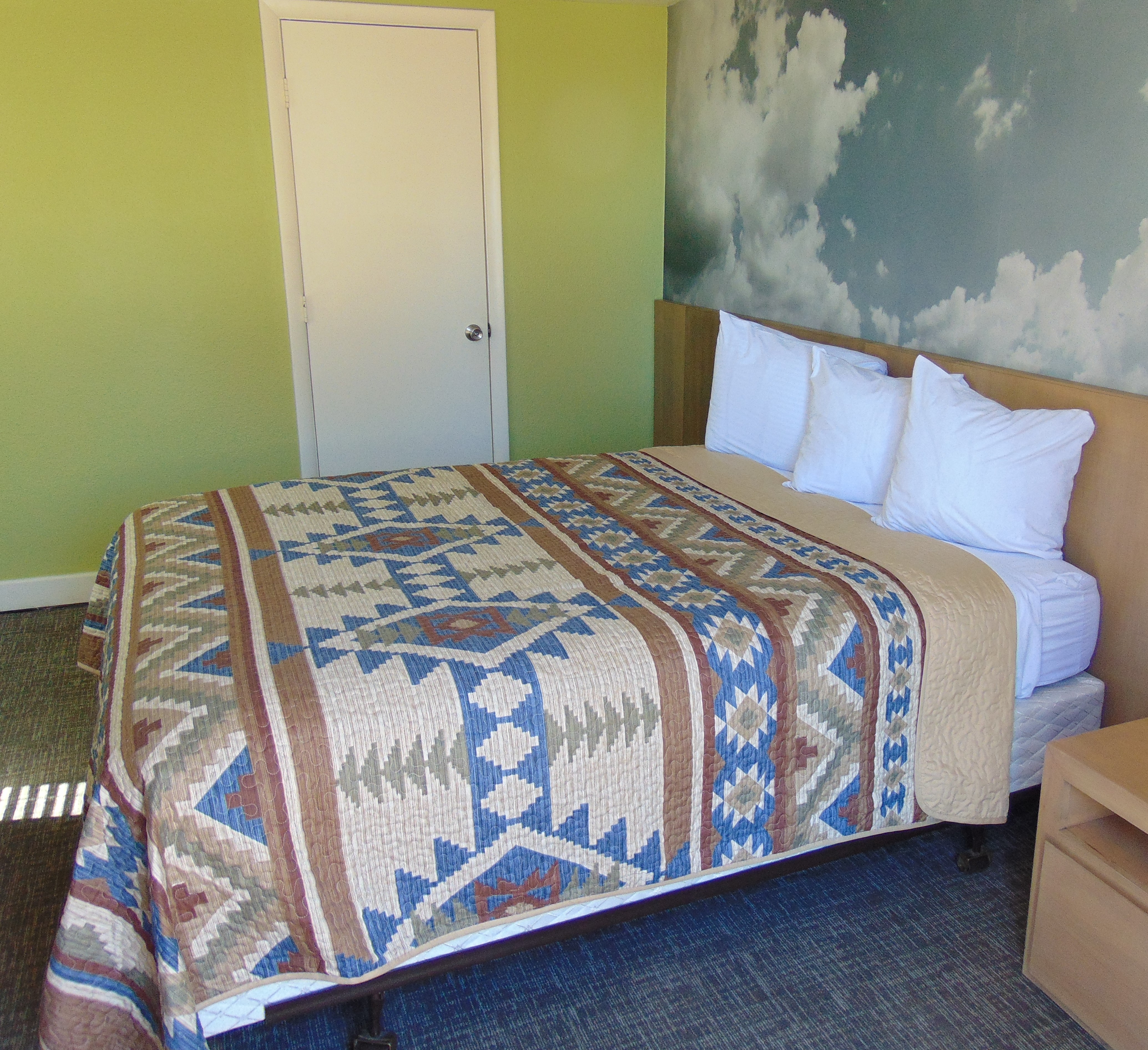 Wild West, Queen Bed