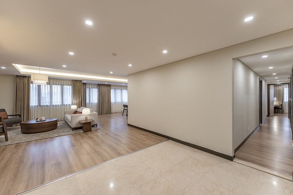 Garden View Court Serviced Apartments 12/50