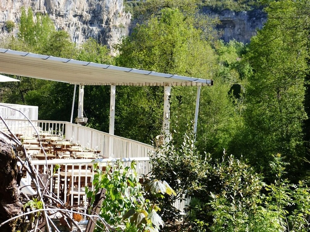 Hotel des Grottes 33/45