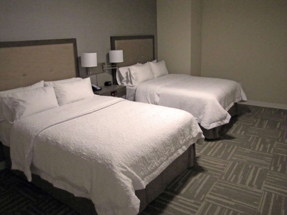 Hampton Inn McPherson KS 23/56
