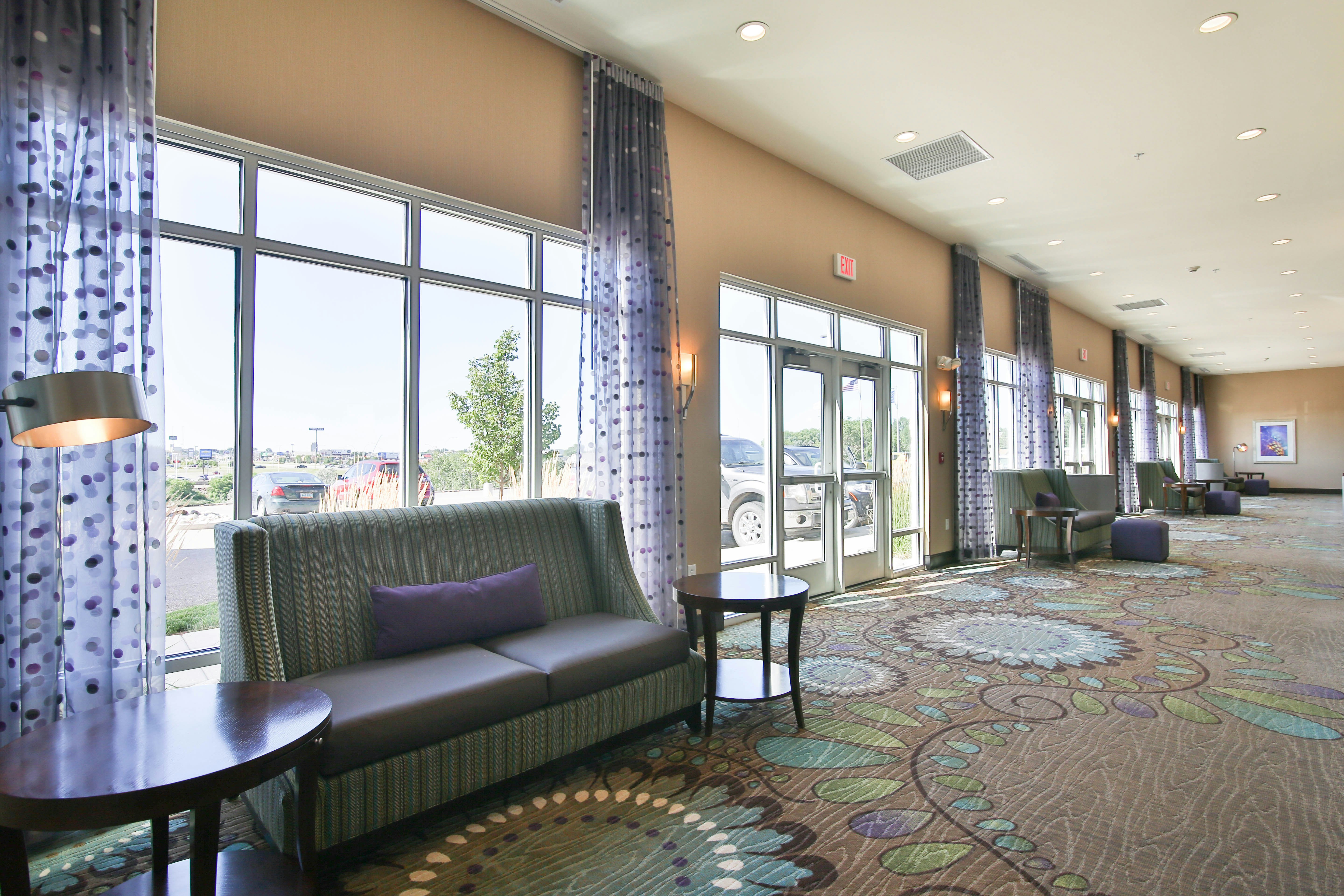 Holiday Inn Bismarck 46/70