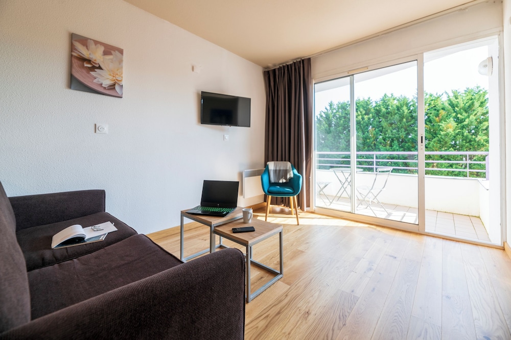 RESIDENCE LES JARDINS DU LAC CERISE HOTELS AND RESIDENCES 27/50
