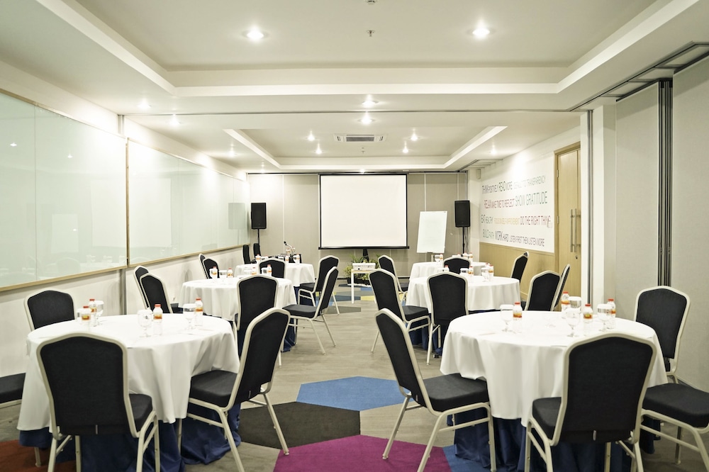 Palm Park Hotel Surabaya 41/46