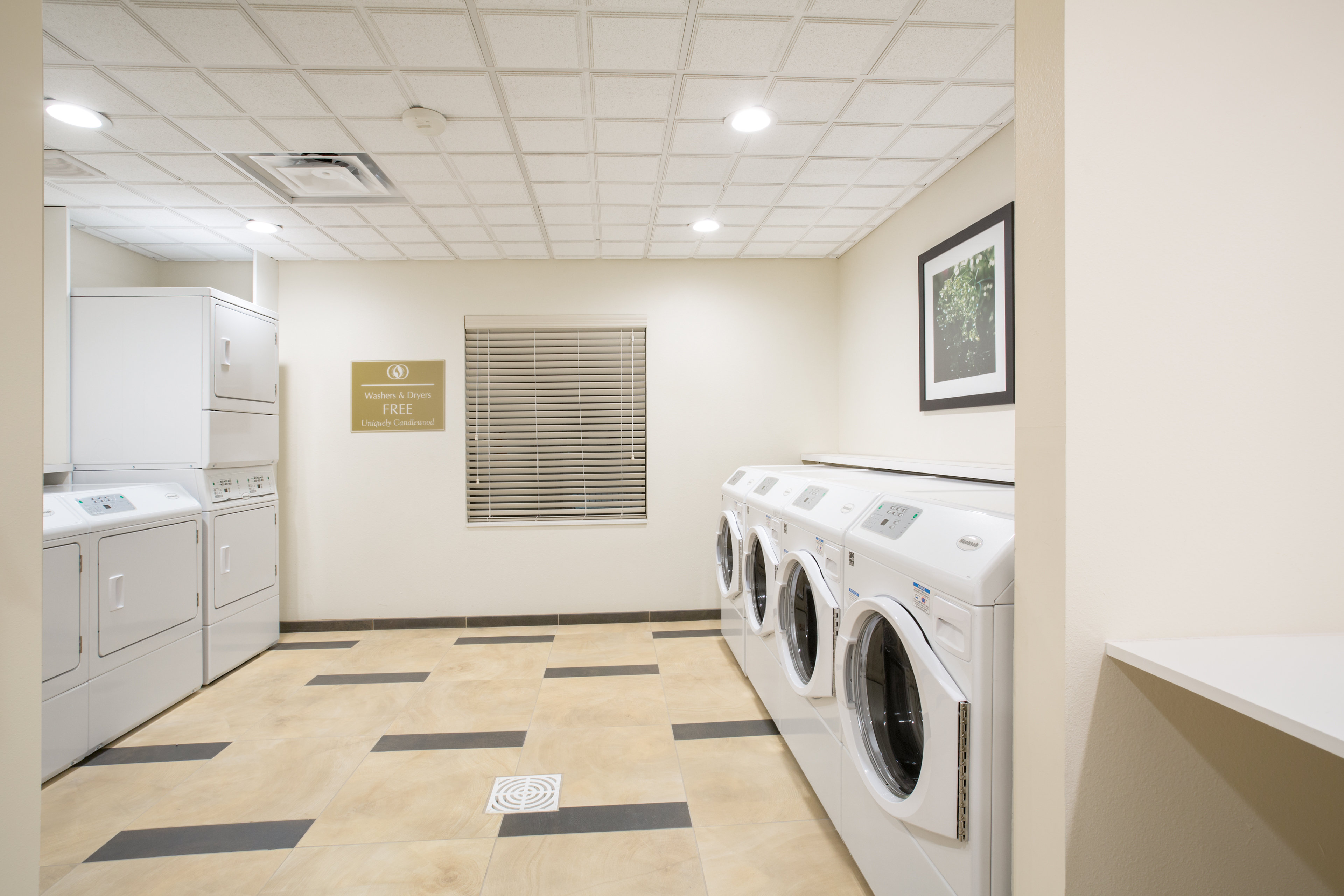 CANDLEWOOD SUITES PUEBLO 15/33